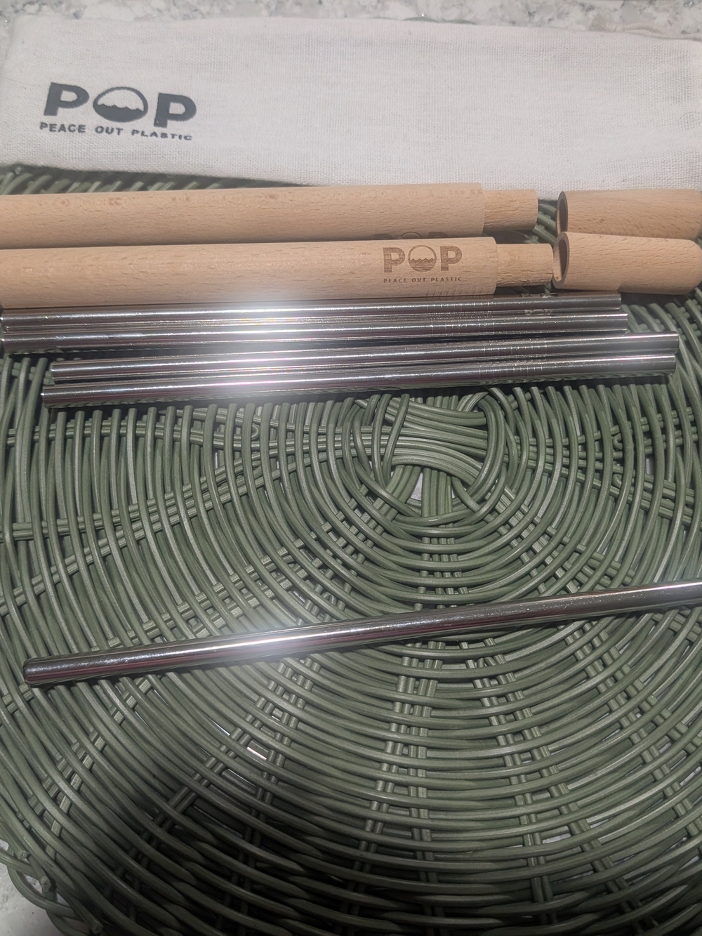 Pop Peace Out Plastic Metal Straws with Wooden Containers